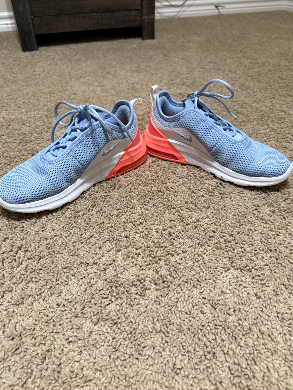 Nike Women's Sky Blue Mesh Running Shoes with Coral Heel and Black Swoosh - Picture 2 of 8